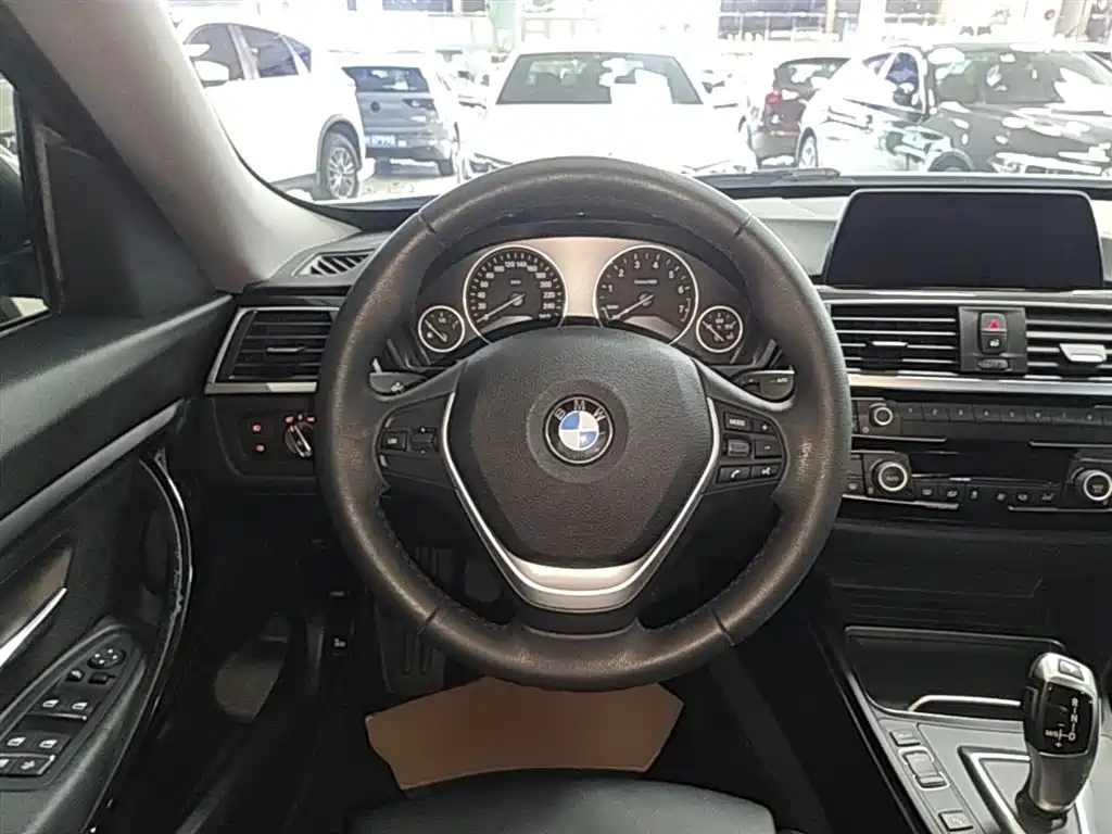BMW 3 Series GT 2018 — фото 11