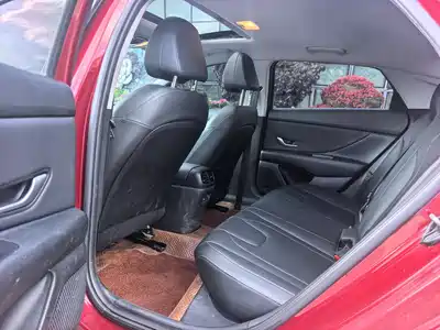 Hyundai Elantra 2022