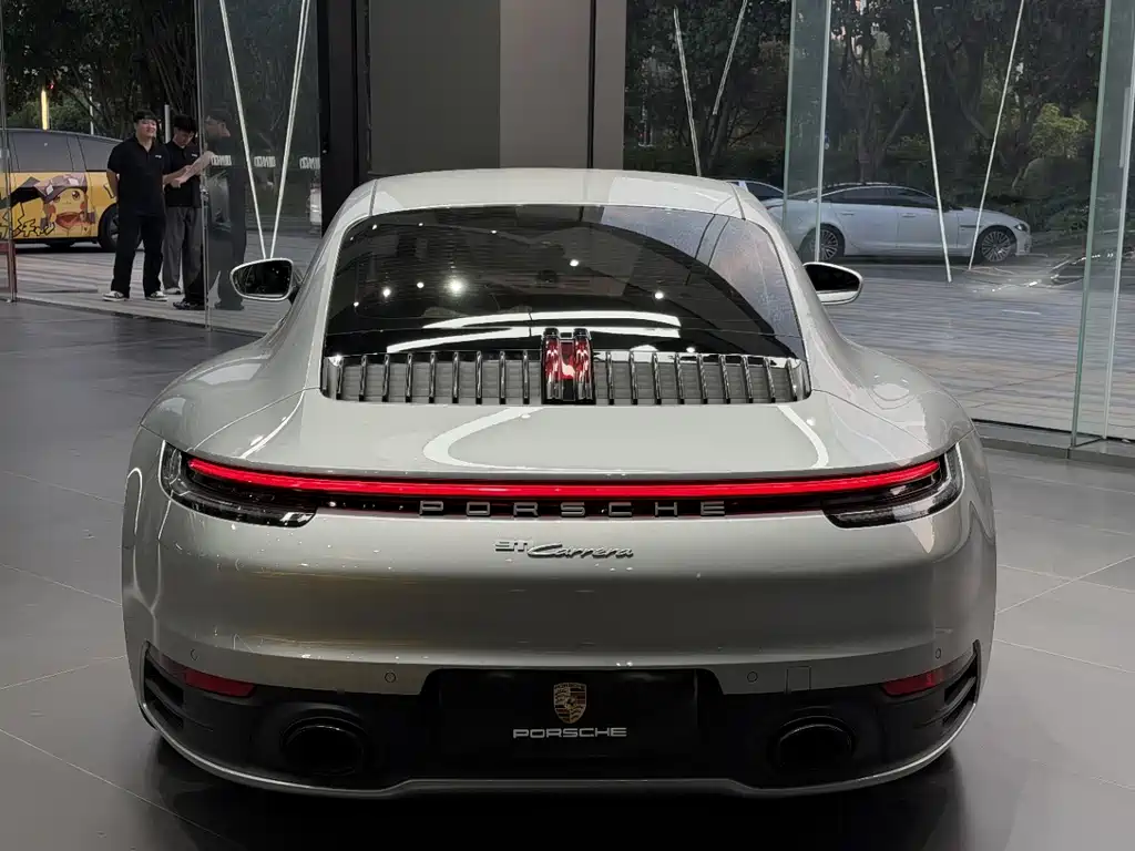 Porsche 911 2021 — фото 2
