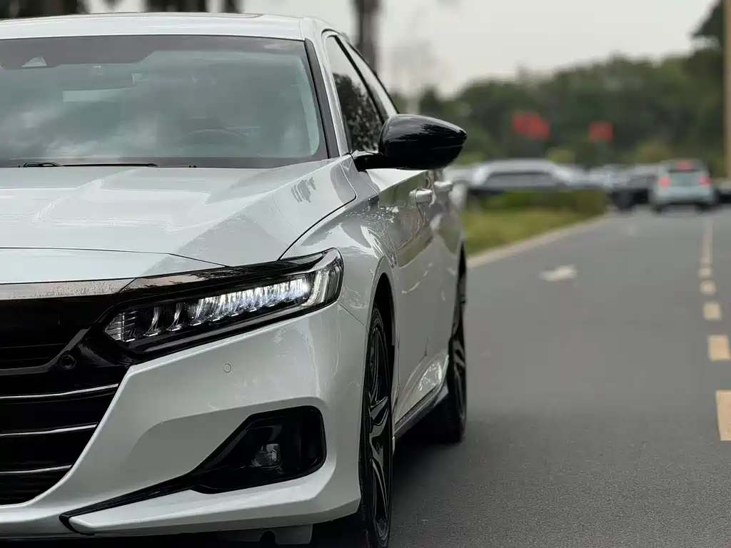 Honda Accord 2023 — фото 10