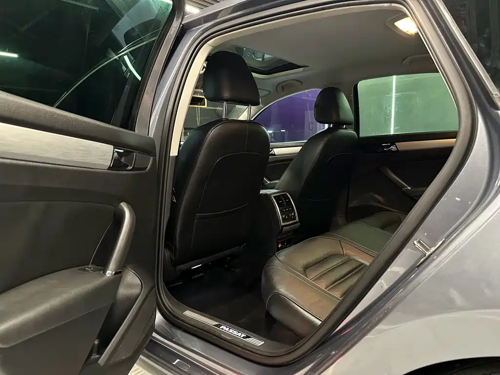 Volkswagen Passat 2015 — фото 13