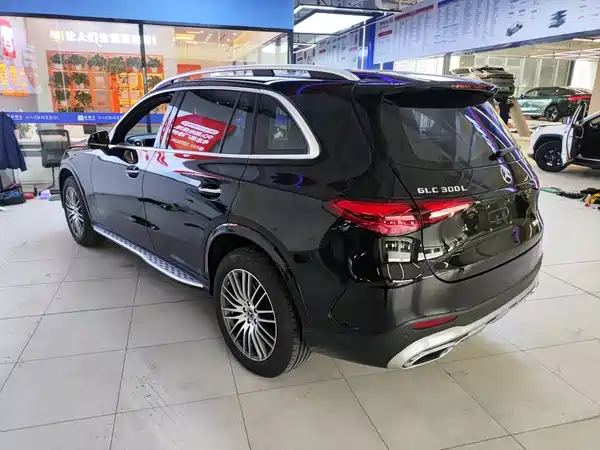 Mercedes-Benz GLC 2025