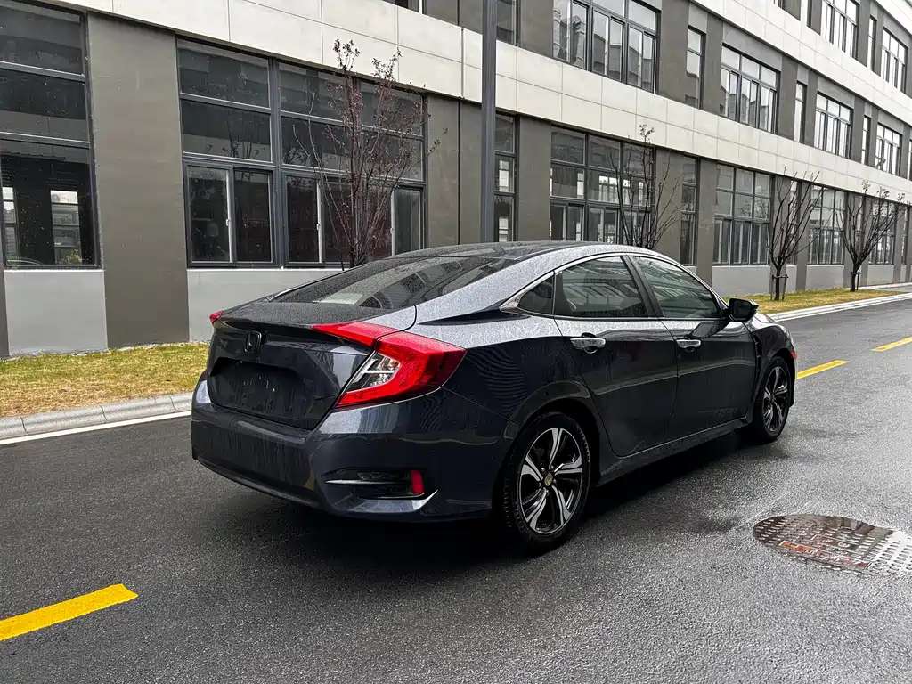 Honda Civic 2017 — фото 6