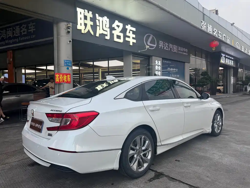Honda Accord 2019 — фото 11