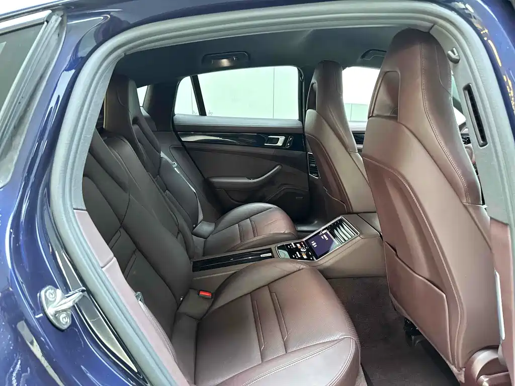 Porsche Panamera 2017 — фото 15
