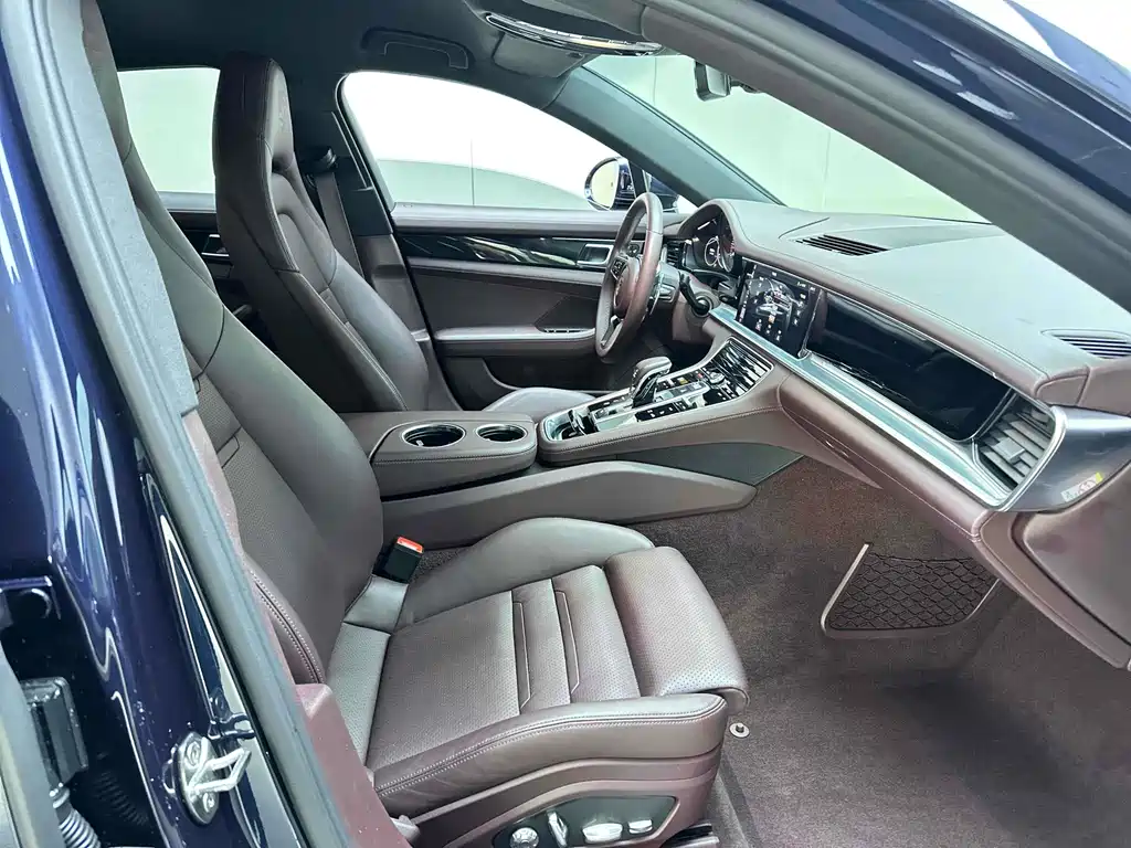 Porsche Panamera 2017 — фото 12