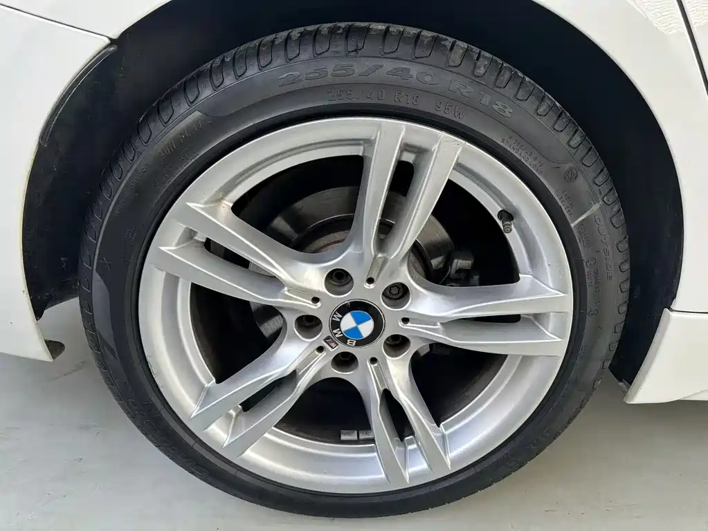 BMW 3 Series 2017 — фото 14