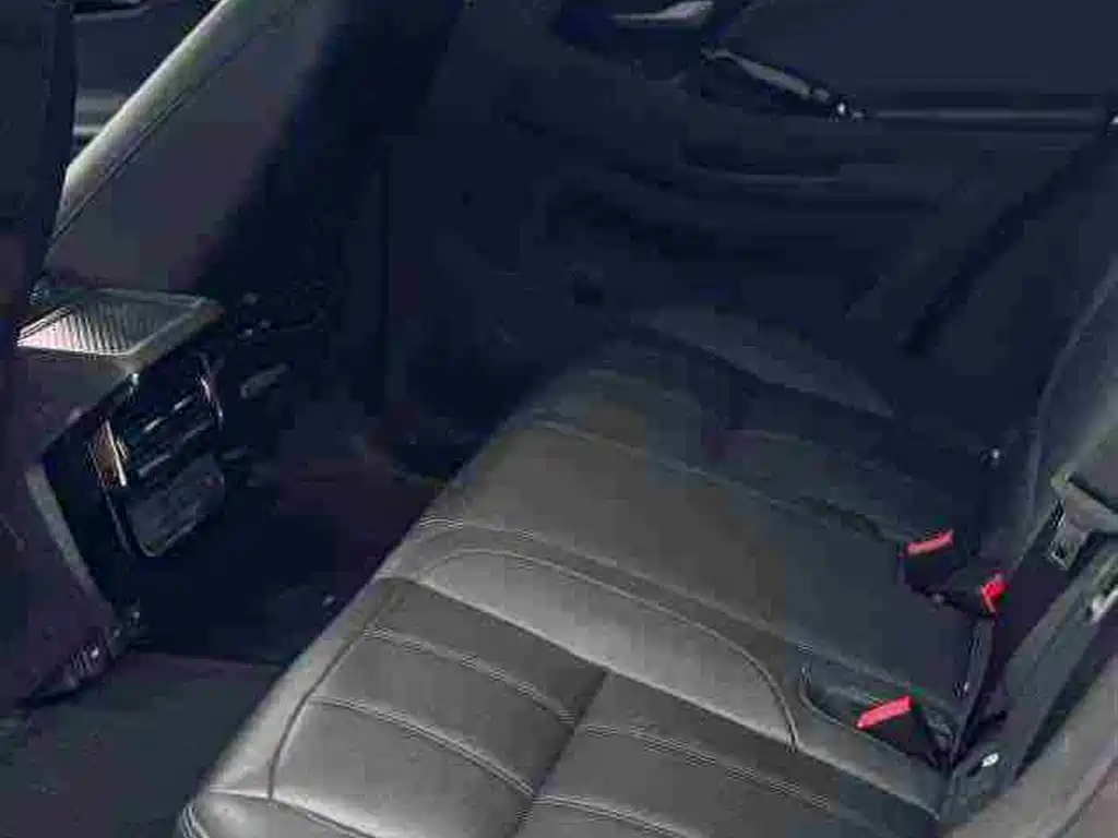 Land Rover Evoque 2023 — фото 21