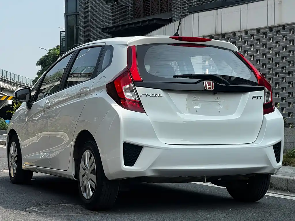 Honda Fit 2017 — фото 16