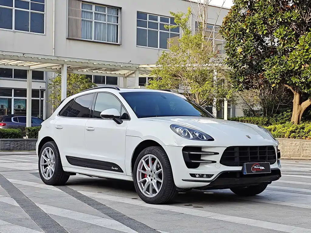 Porsche Macan 2015 — фото 1