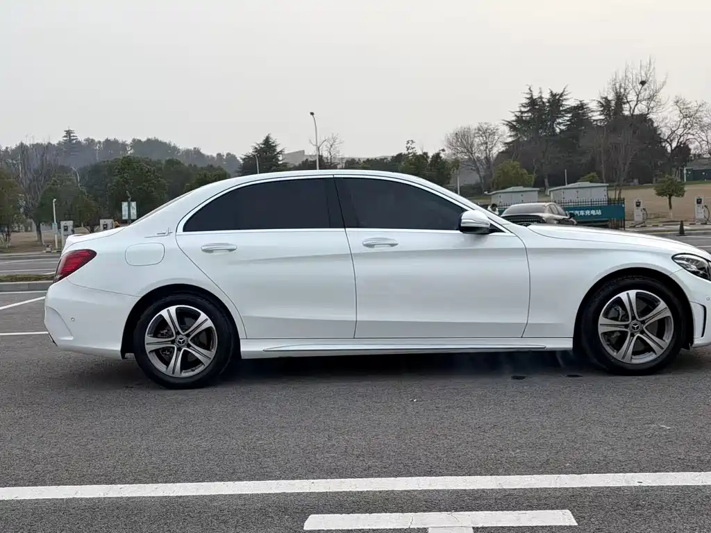 Mercedes-Benz C-Class 2020 — фото 4