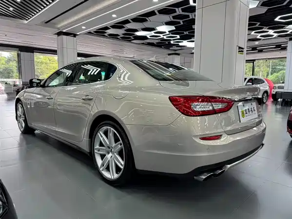 Maserati Quattroporte 2013