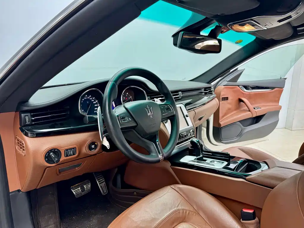 Maserati Quattroporte 2015 — фото 6