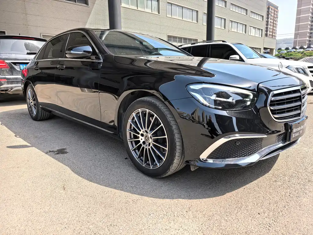 Mercedes-Benz E-Class 2023 — фото 3