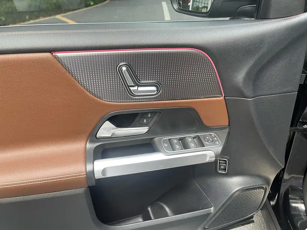 Mercedes-Benz GLB 2023 — фото 20