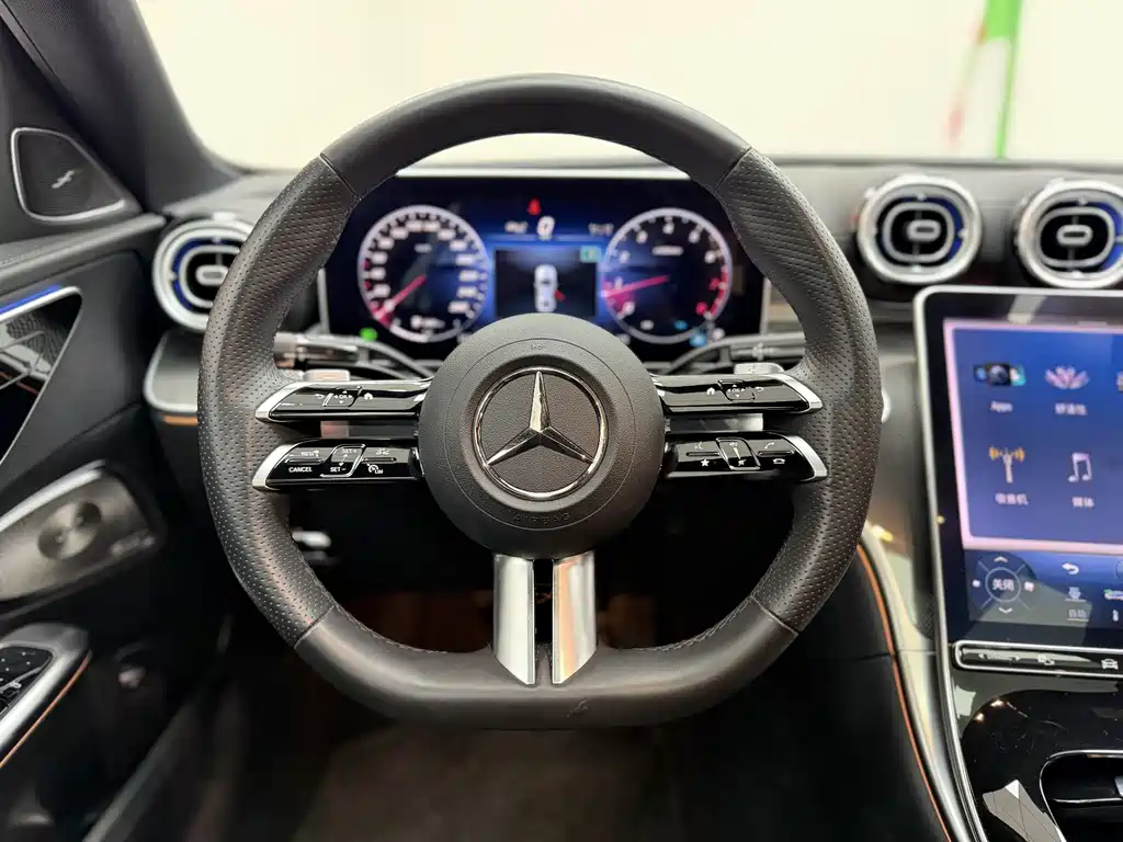Mercedes-Benz C-Class 2023 — фото 16