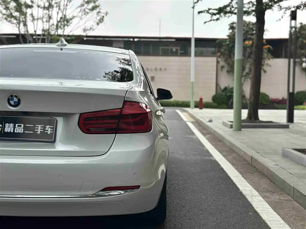 BMW 3 Series 2017 — фото 8