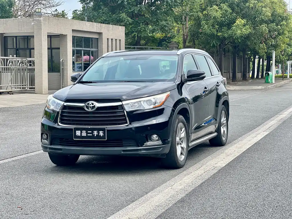 Toyota Highlander 2017 — фото 1