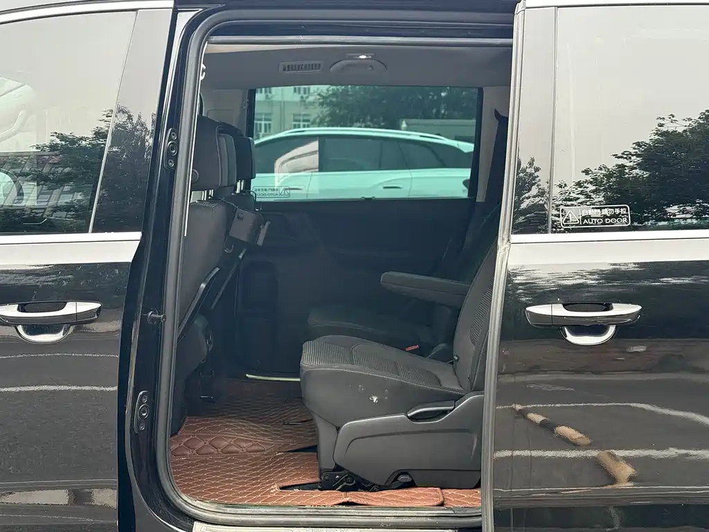 Volkswagen Sharan 2018 — фото 12