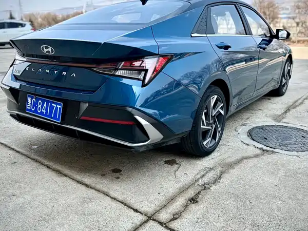Hyundai Elantra 2023