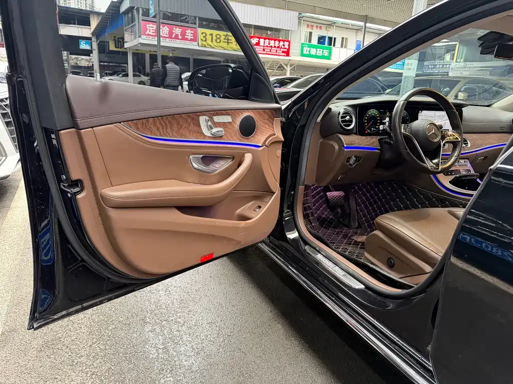 Mercedes-Benz E-Class 2023 — фото 10