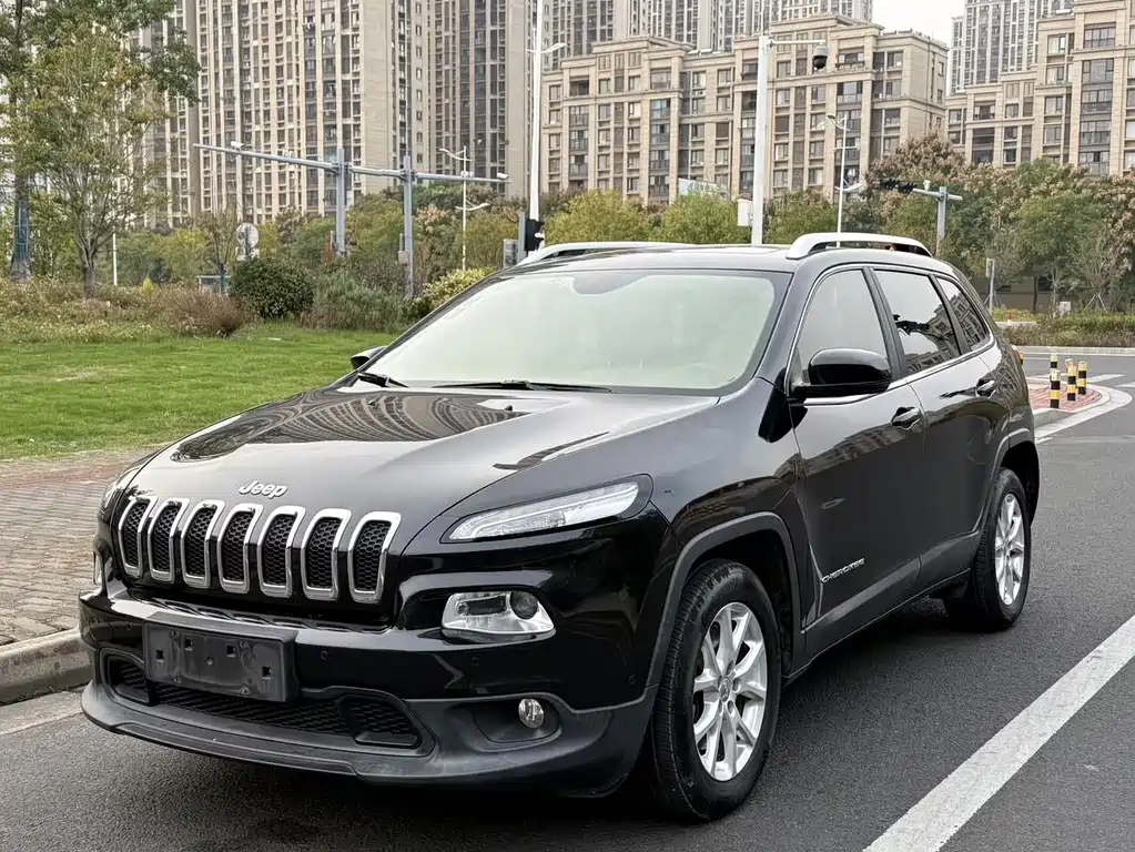 Jeep Cherokee 2017 — фото 1