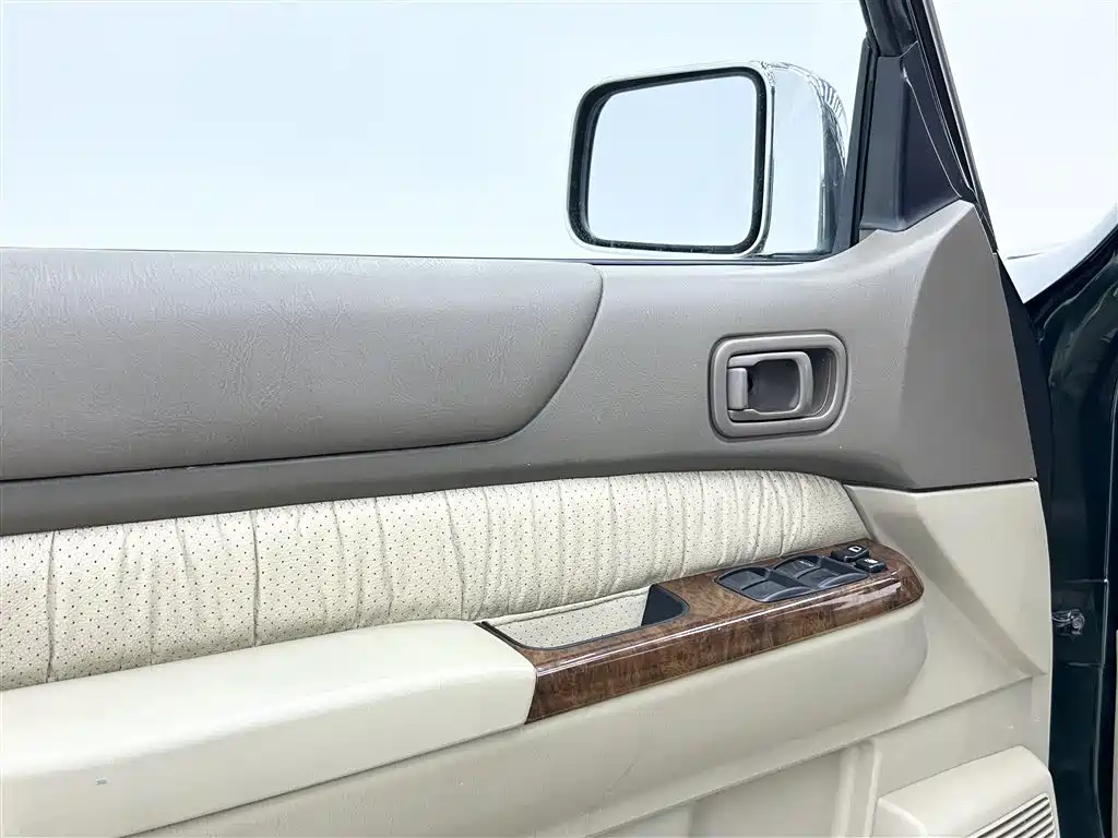 Nissan Patrol 2004 — фото 13