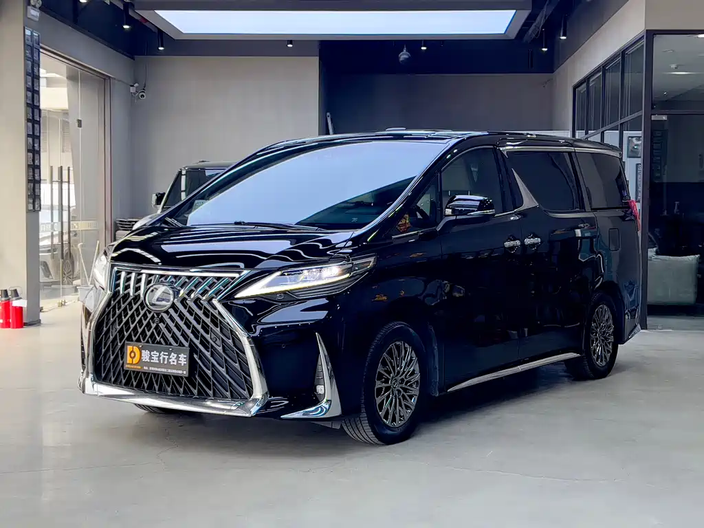 Lexus LM 2022