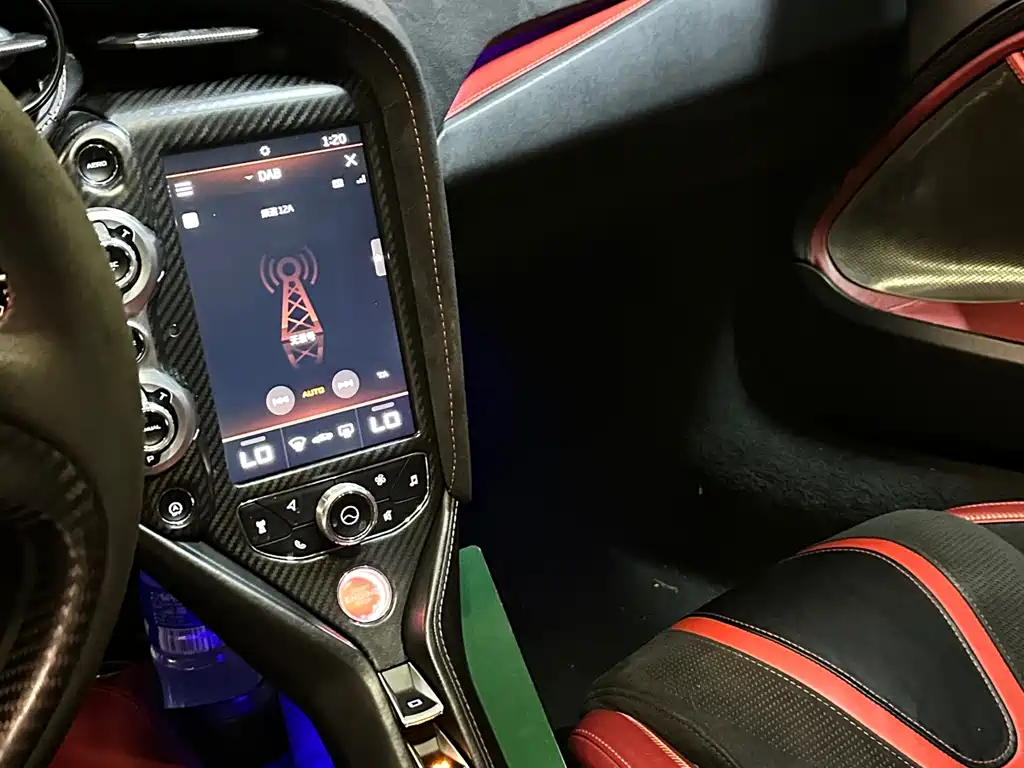 McLaren 720S 2018 — фото 12
