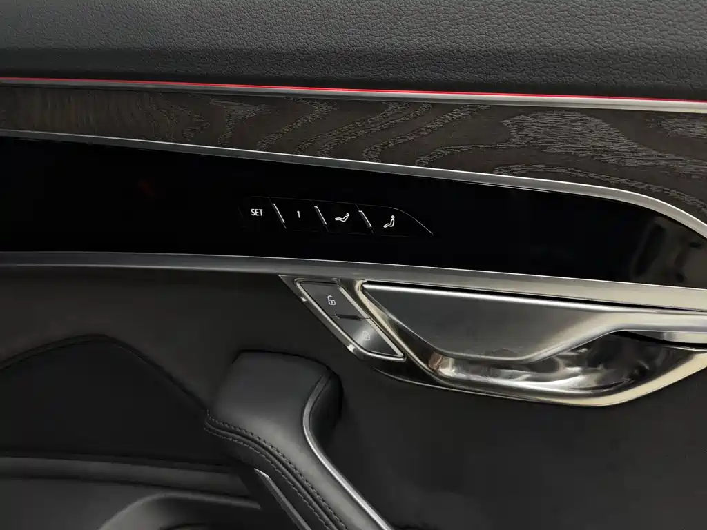 Audi A8 2023 — фото 17