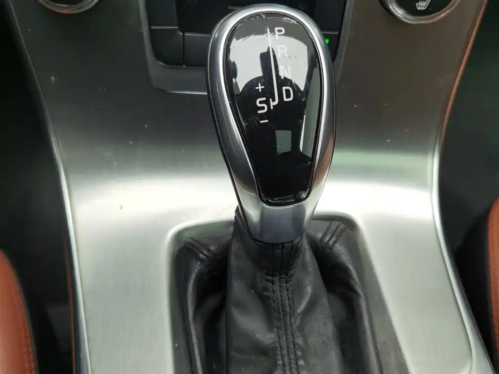 Volvo S60 2015 — фото 13