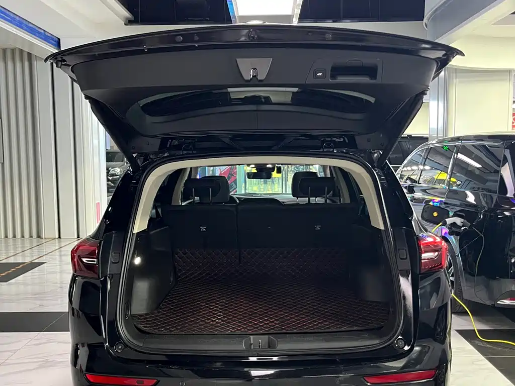 Buick Envision Plus 2023 — фото 18