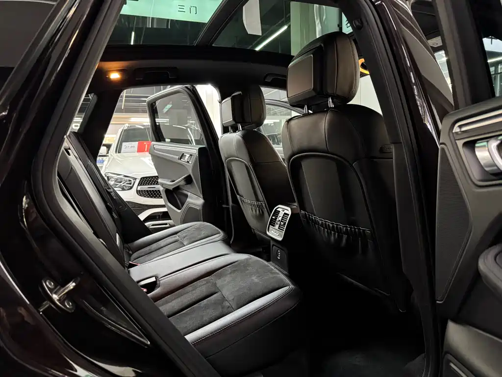 Porsche Macan 2018 — фото 9