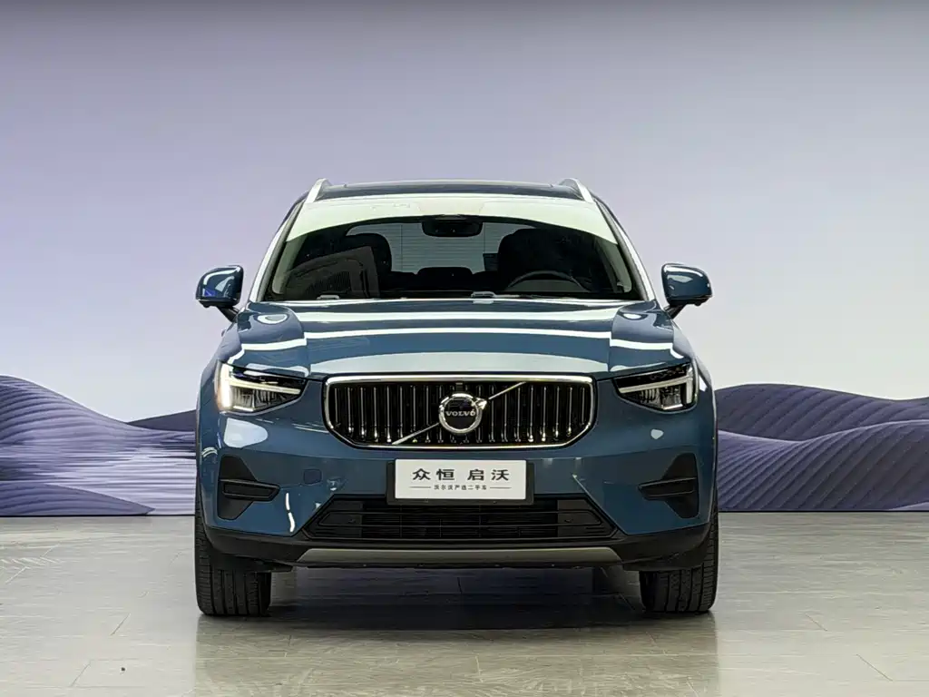 Volvo XC40 2023 — фото 2