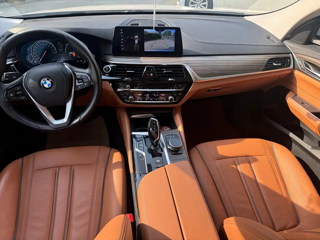 BMW 6 Series GT 2018 — фото 9
