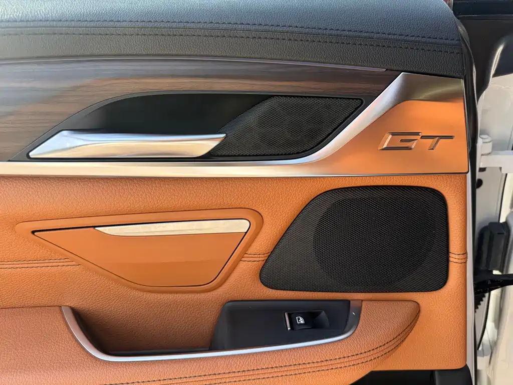 BMW 6 Series GT 2018 — фото 10