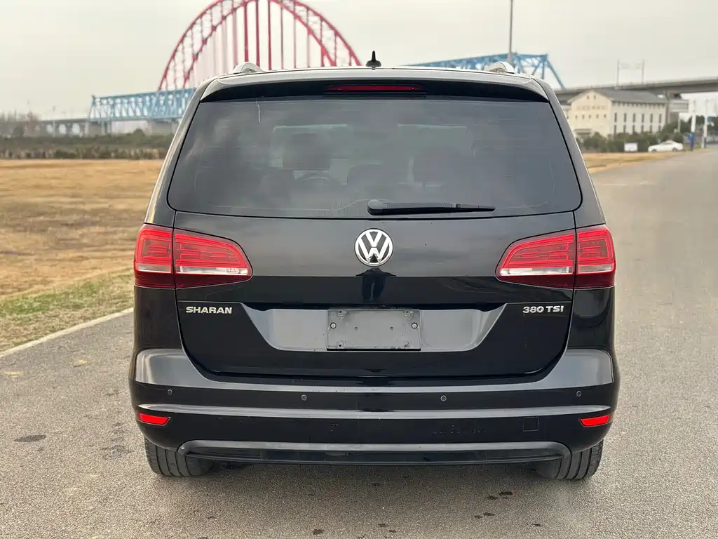 Volkswagen Sharan 2017 — фото 18
