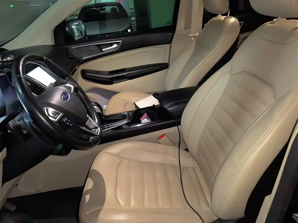 Ford Edge 2015 — фото 11