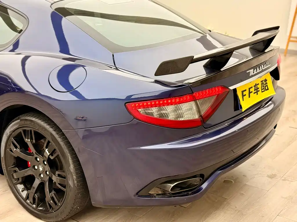 Maserati GranTurismo 2016 — фото 10