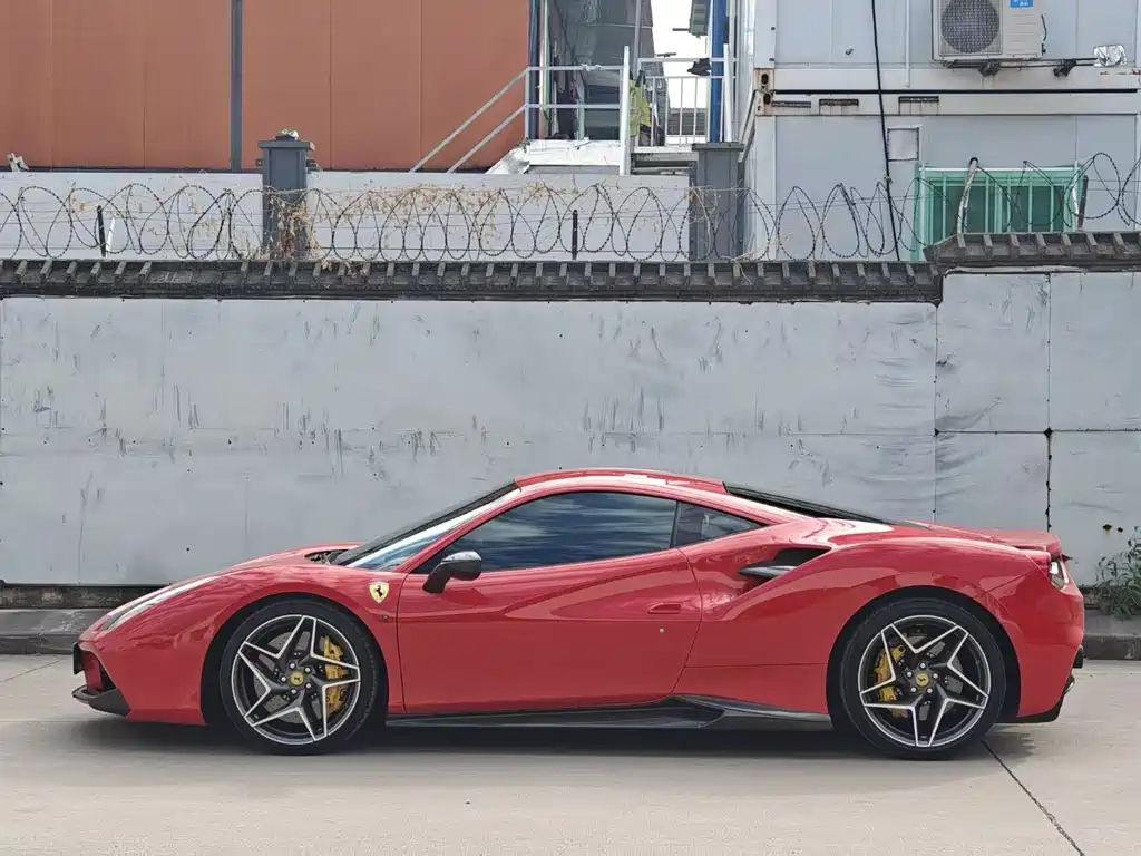 Ferrari 488 2018 — фото 3