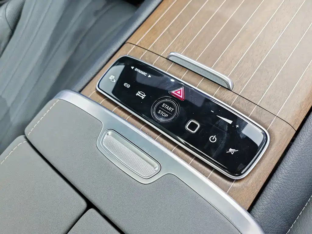 Mercedes-Benz EQS SUV 2025 — фото 16
