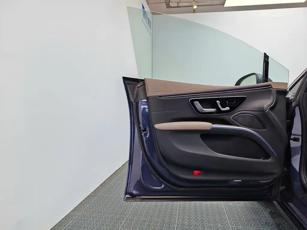 Mercedes-Benz EQS 2025 — фото 13