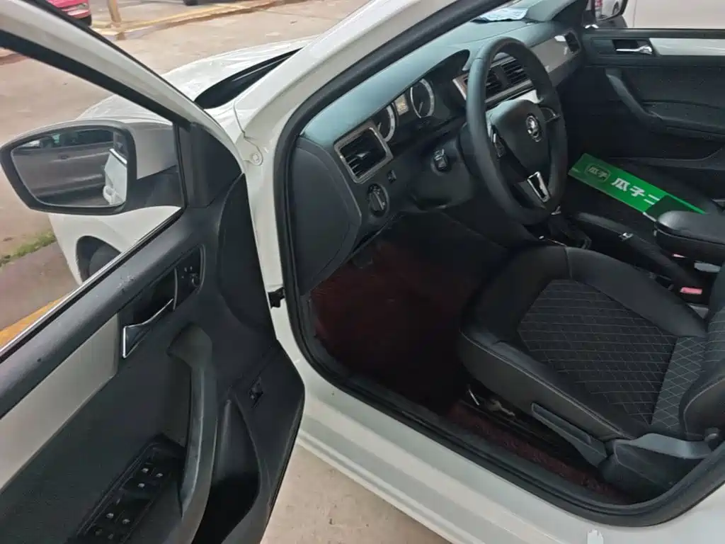 Skoda Rapid 2019 — фото 16