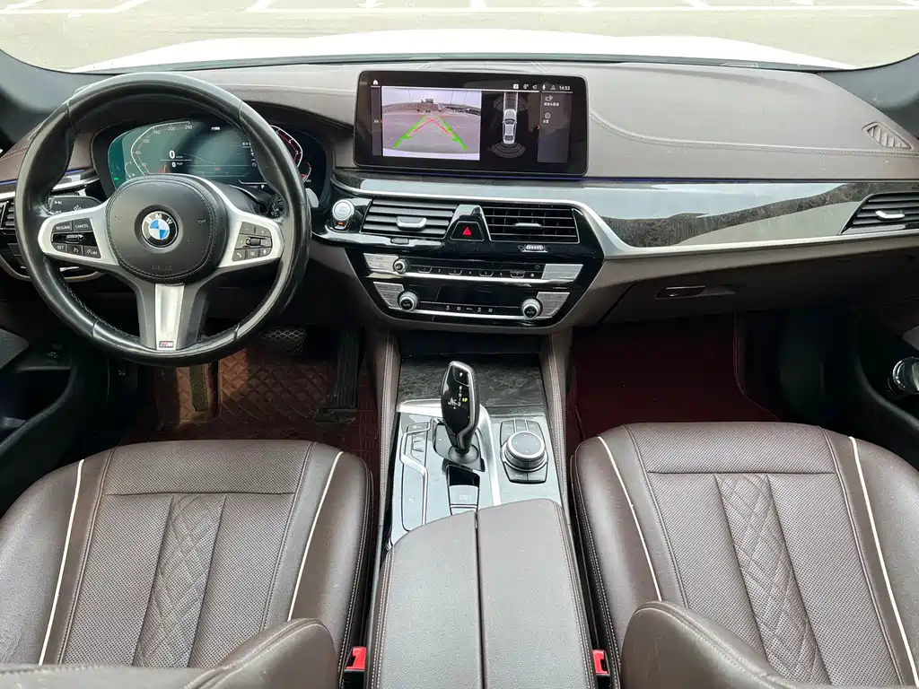 BMW 5 Series 2022 — фото 10