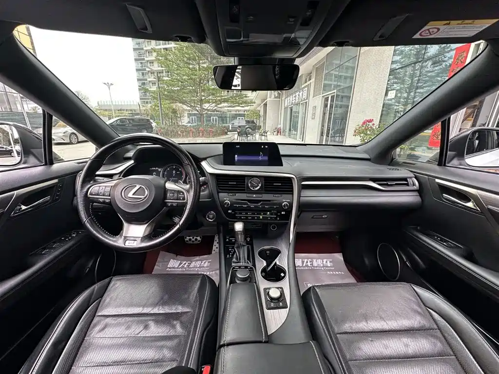 Lexus RX 2018 — фото 16