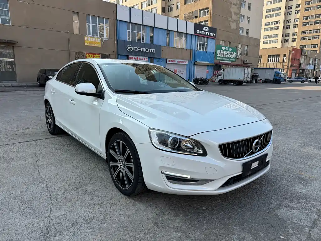Volvo S60 2018 — фото 3