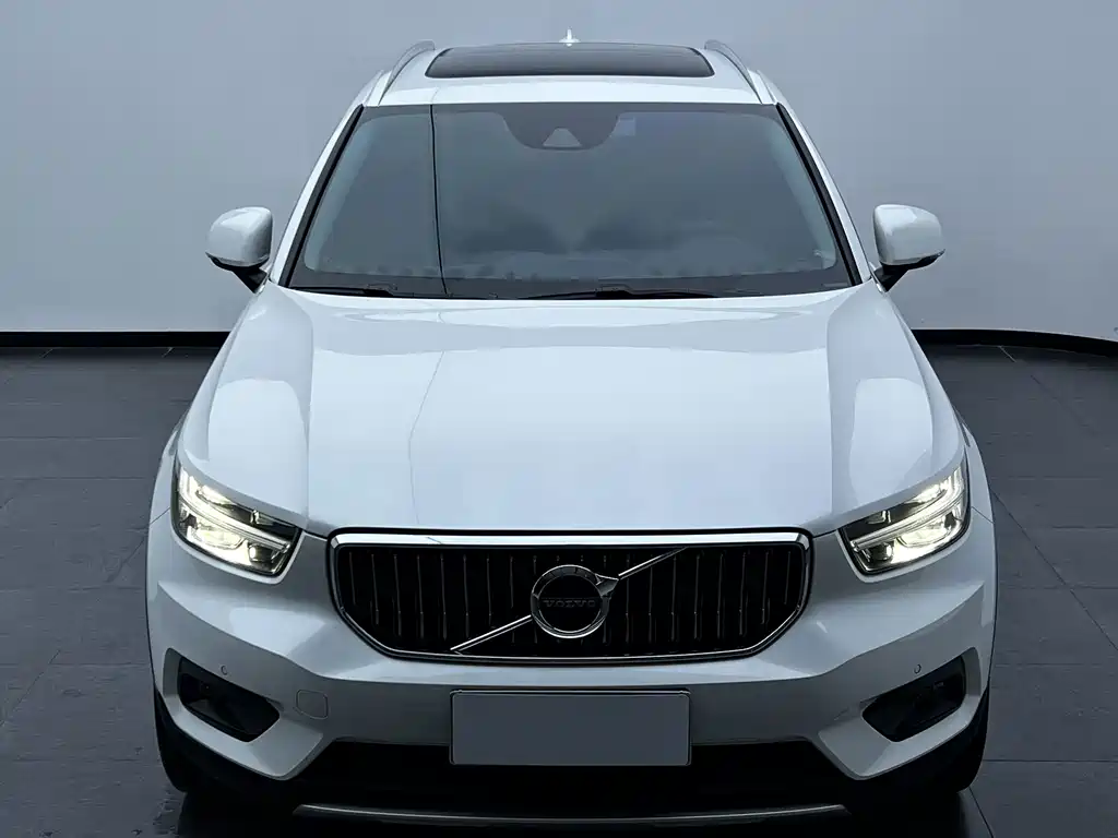 Volvo XC40 2020 — фото 2
