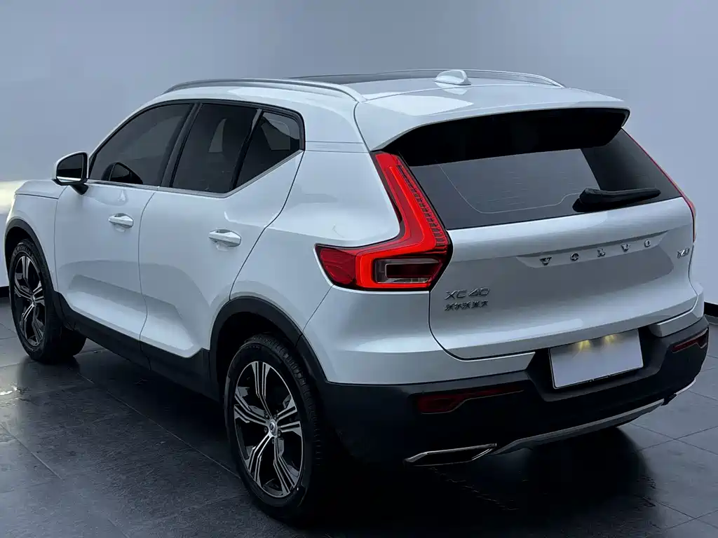 Volvo XC40 2020 — фото 5