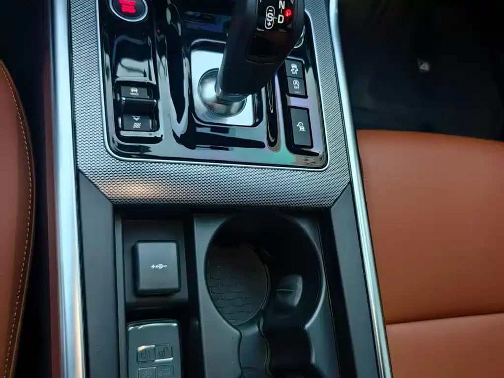 Jaguar XEL 2022 — фото 18