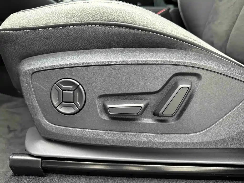 Audi Q3 2022 — фото 11